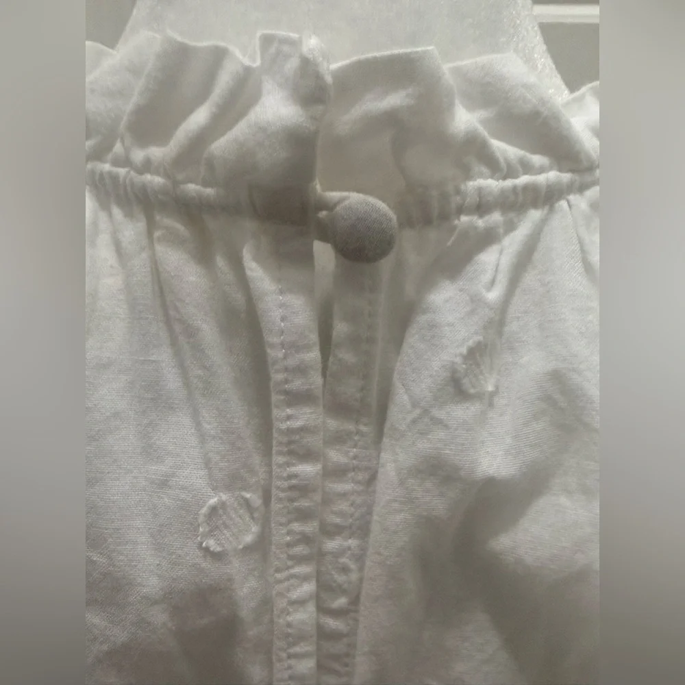 Anthropologie. Maeve Polka Dot Puff Sleeve Blouse. White. Size 2.